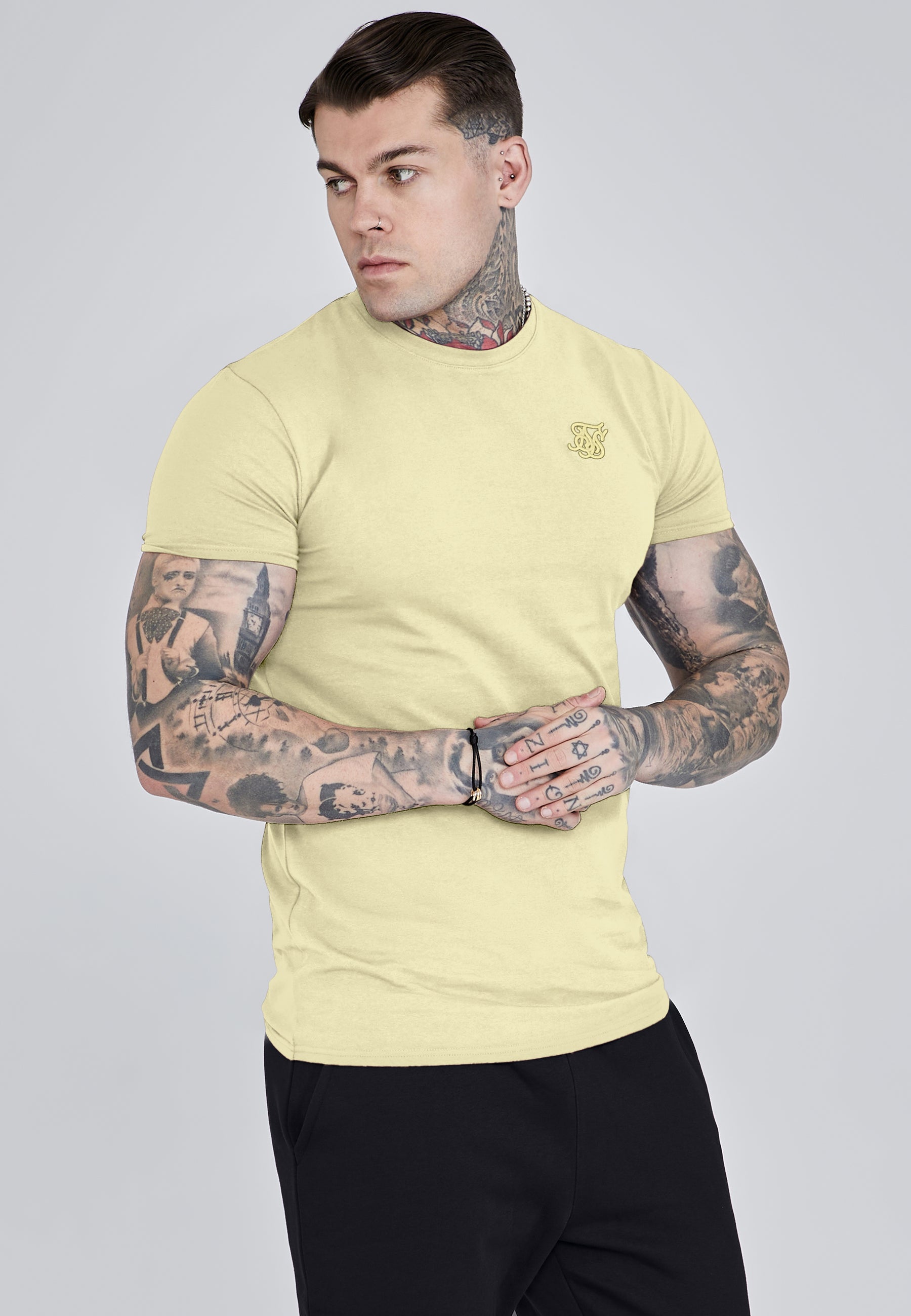 t-shirts / Essentials T-Shirt