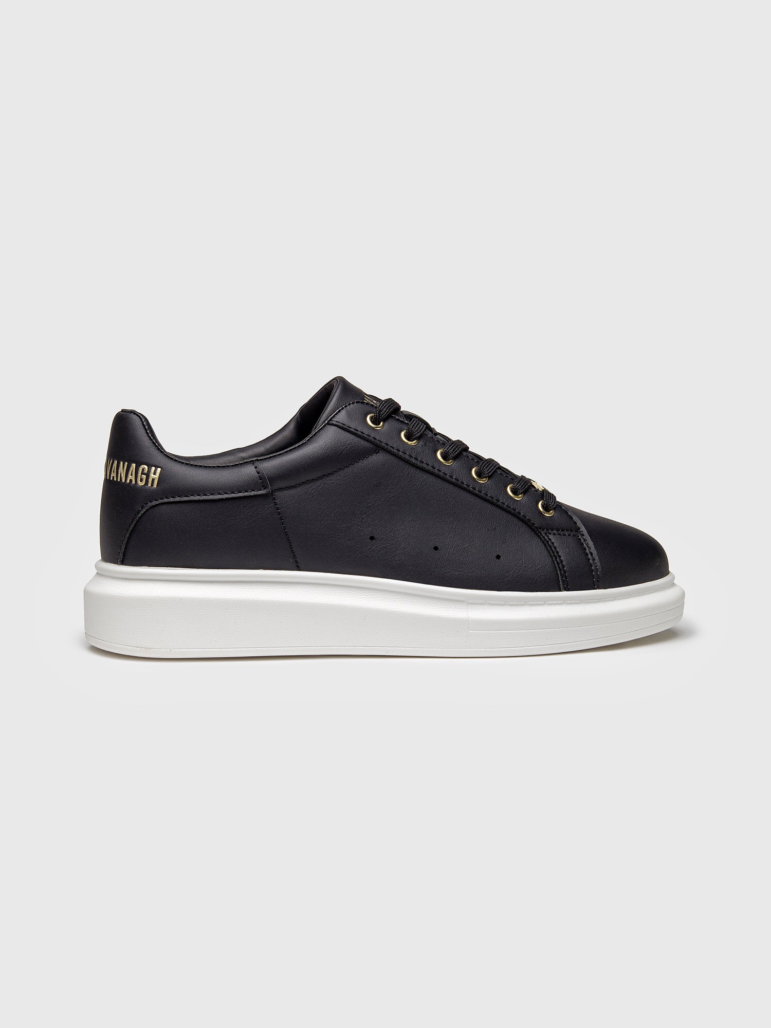 sneakers / Black Core Upscale Sneakers