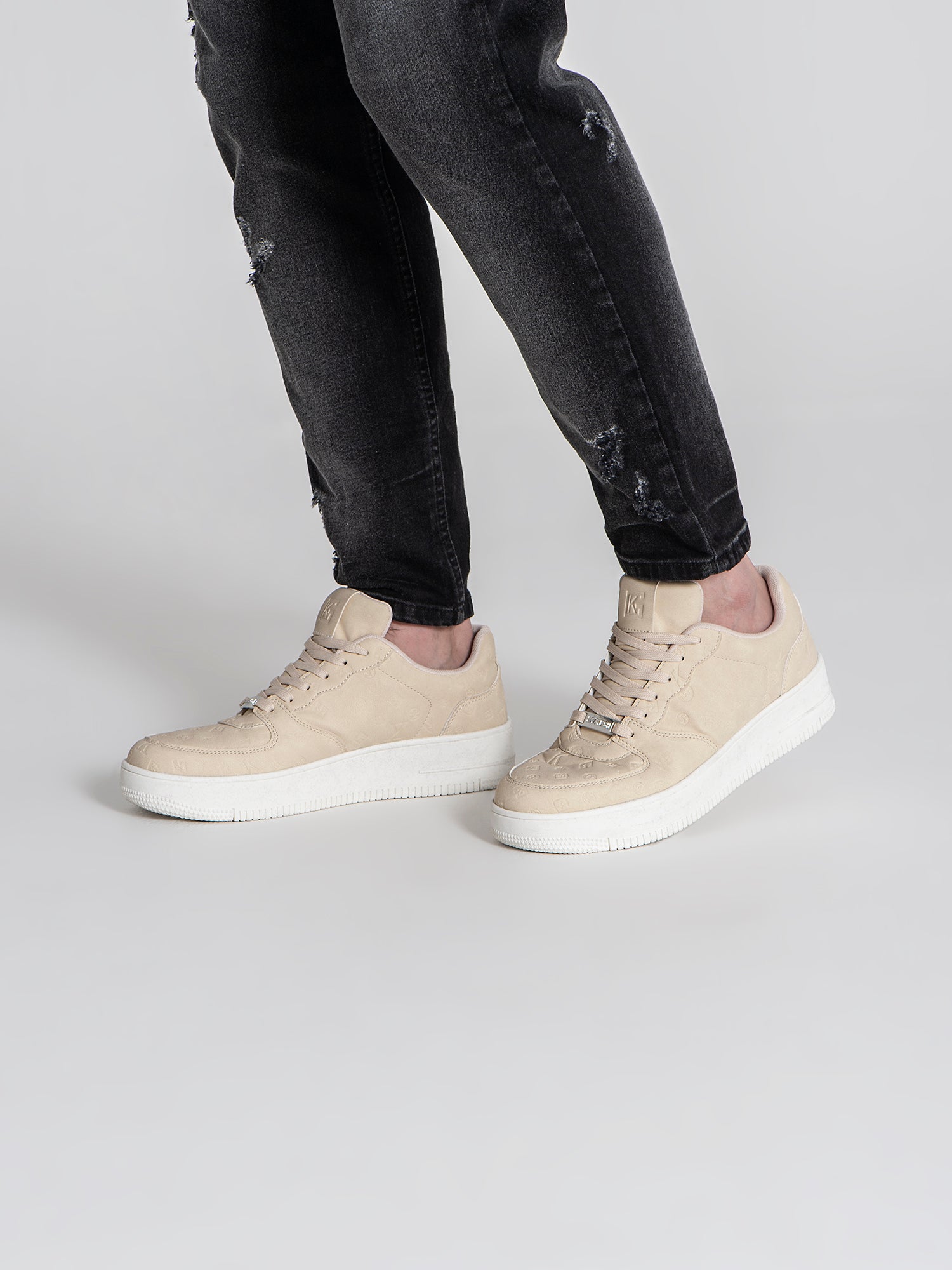 sneakers / Beige Logomania Sneakers