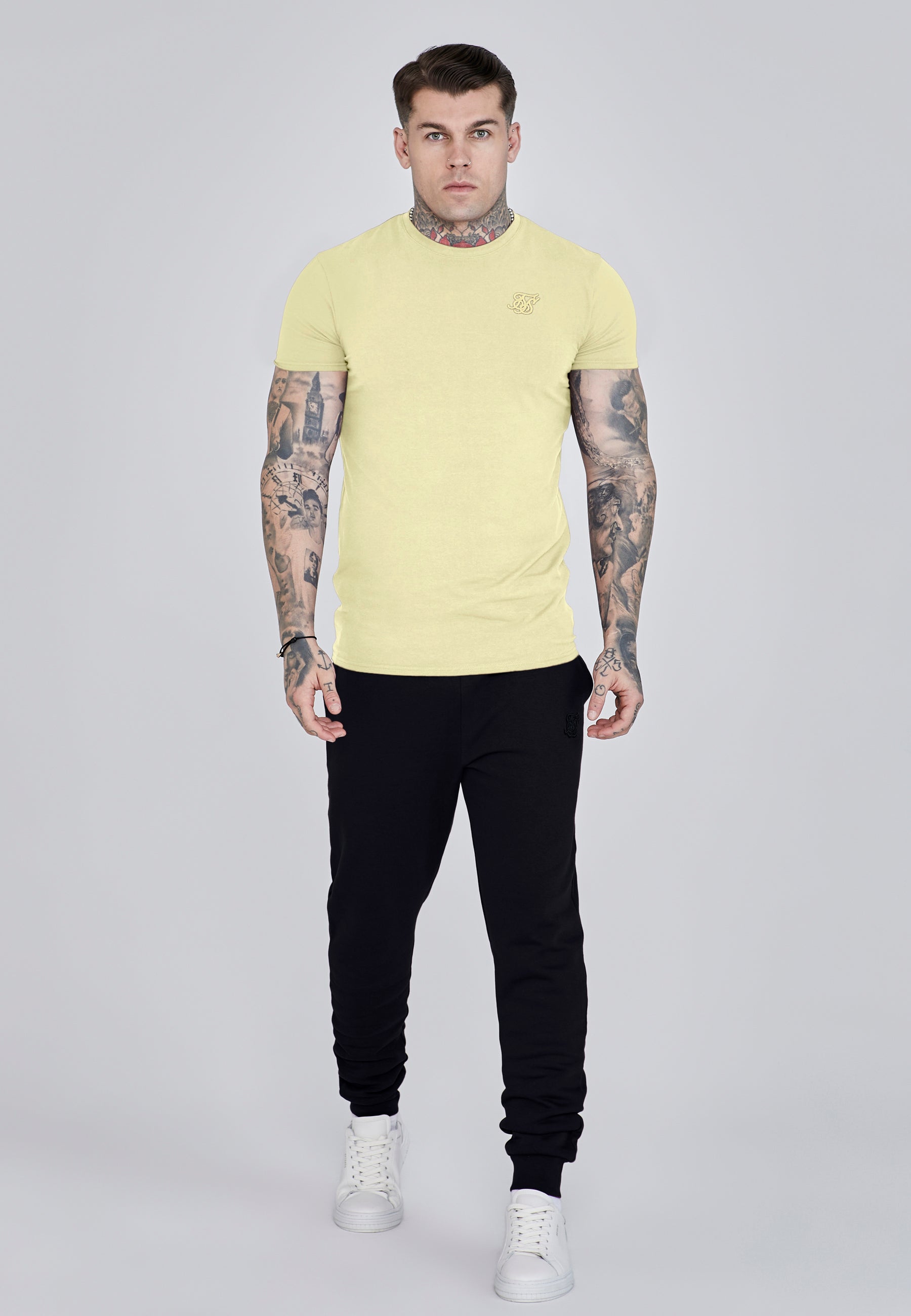 t-shirts / Essentials T-Shirt