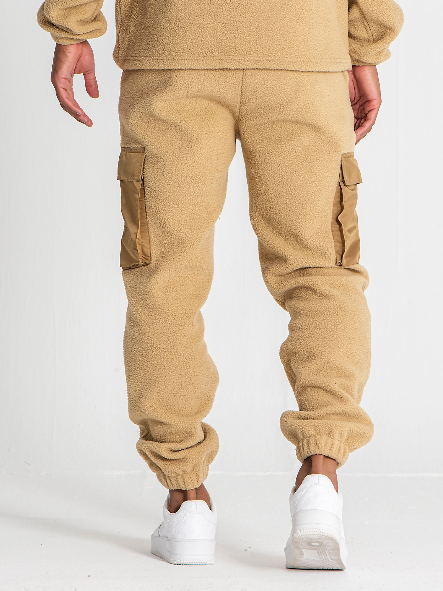joggers / Camel Cargo Sherpa Joggers