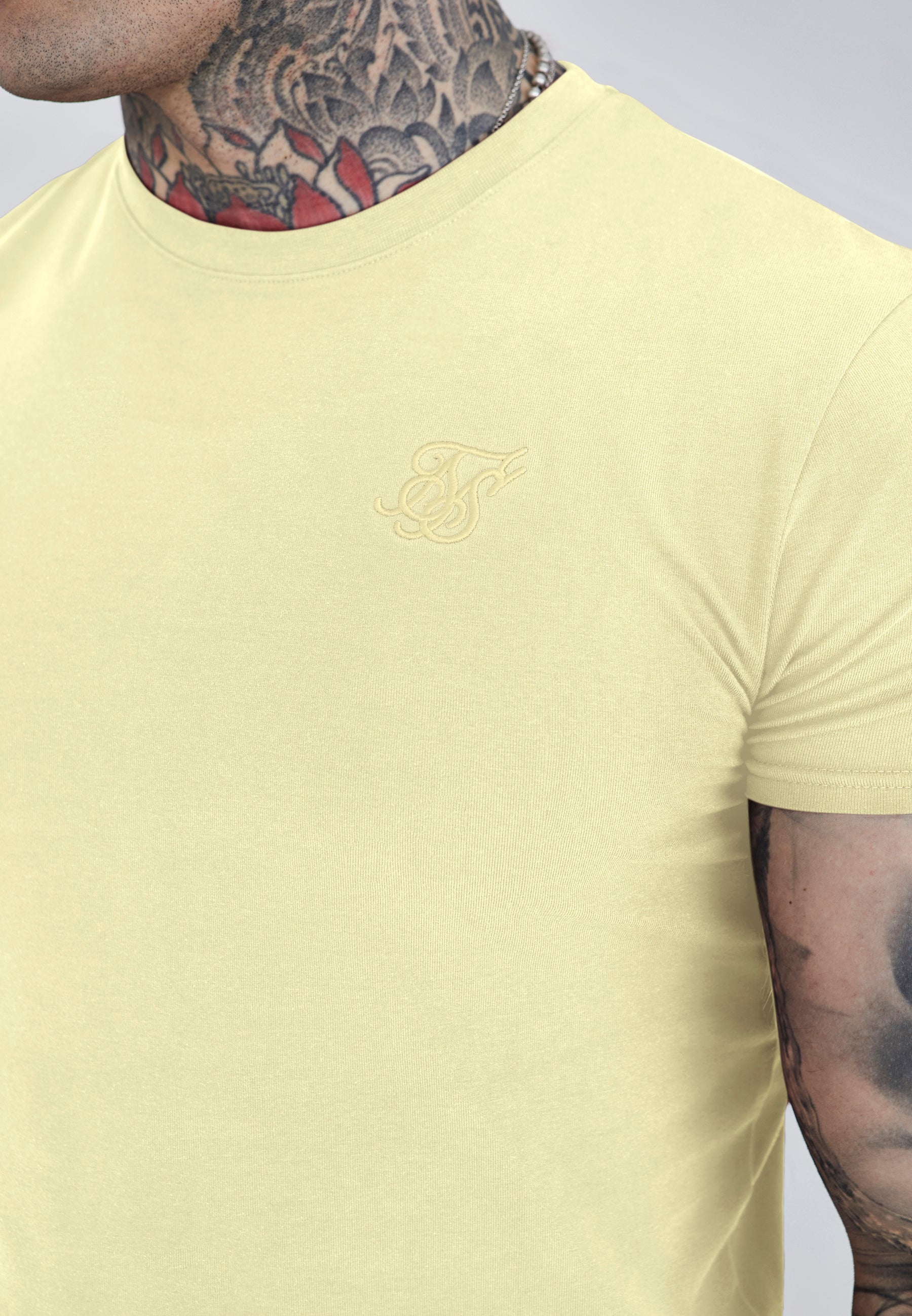 t-shirts / Essentials T-Shirt