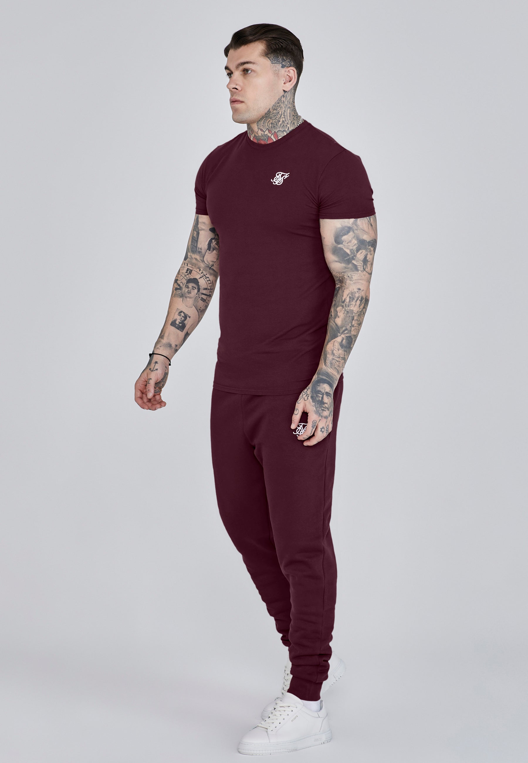 t-shirts / Essentials T-Shirt