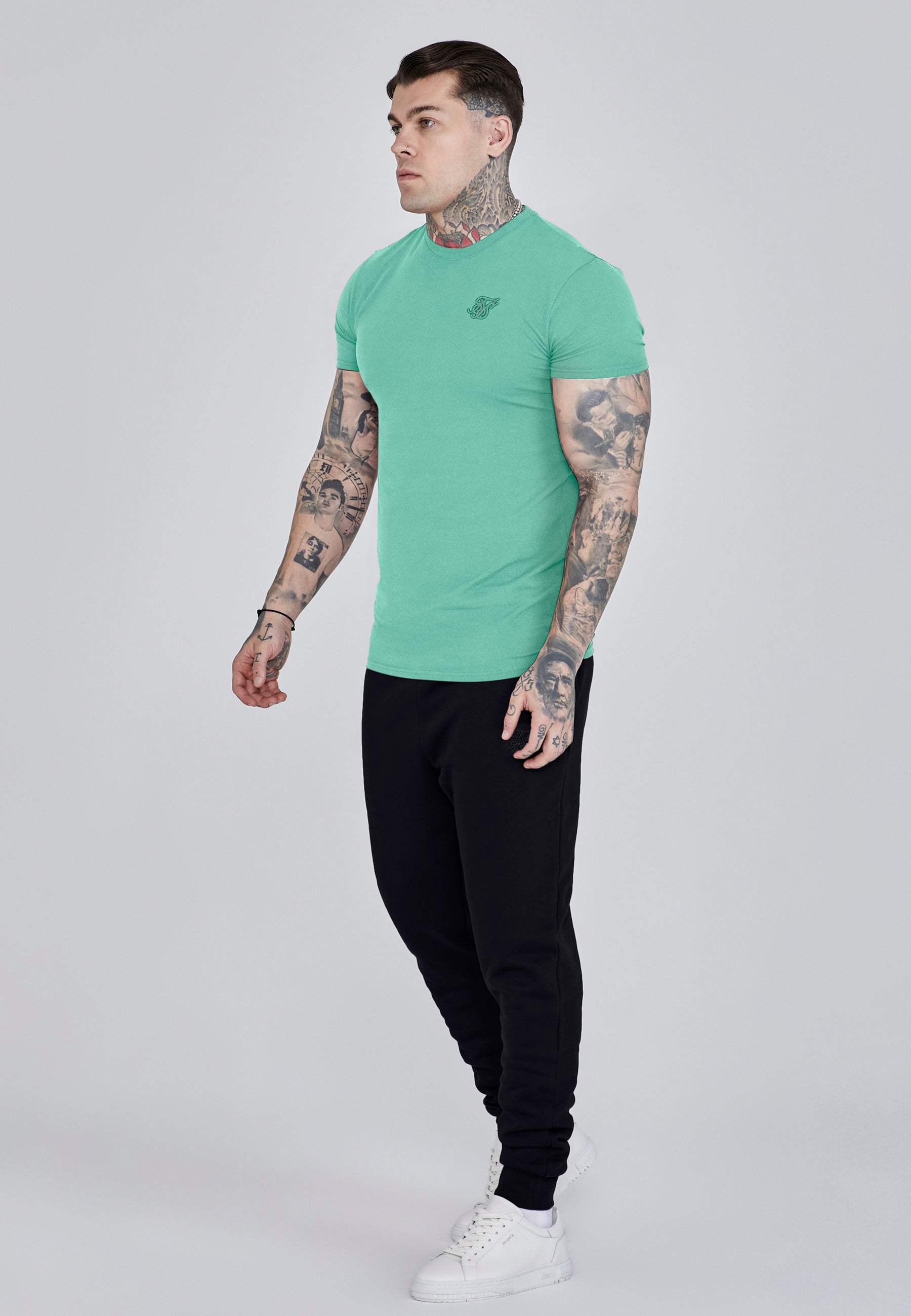 t-shirts / Essentials T-Shirt