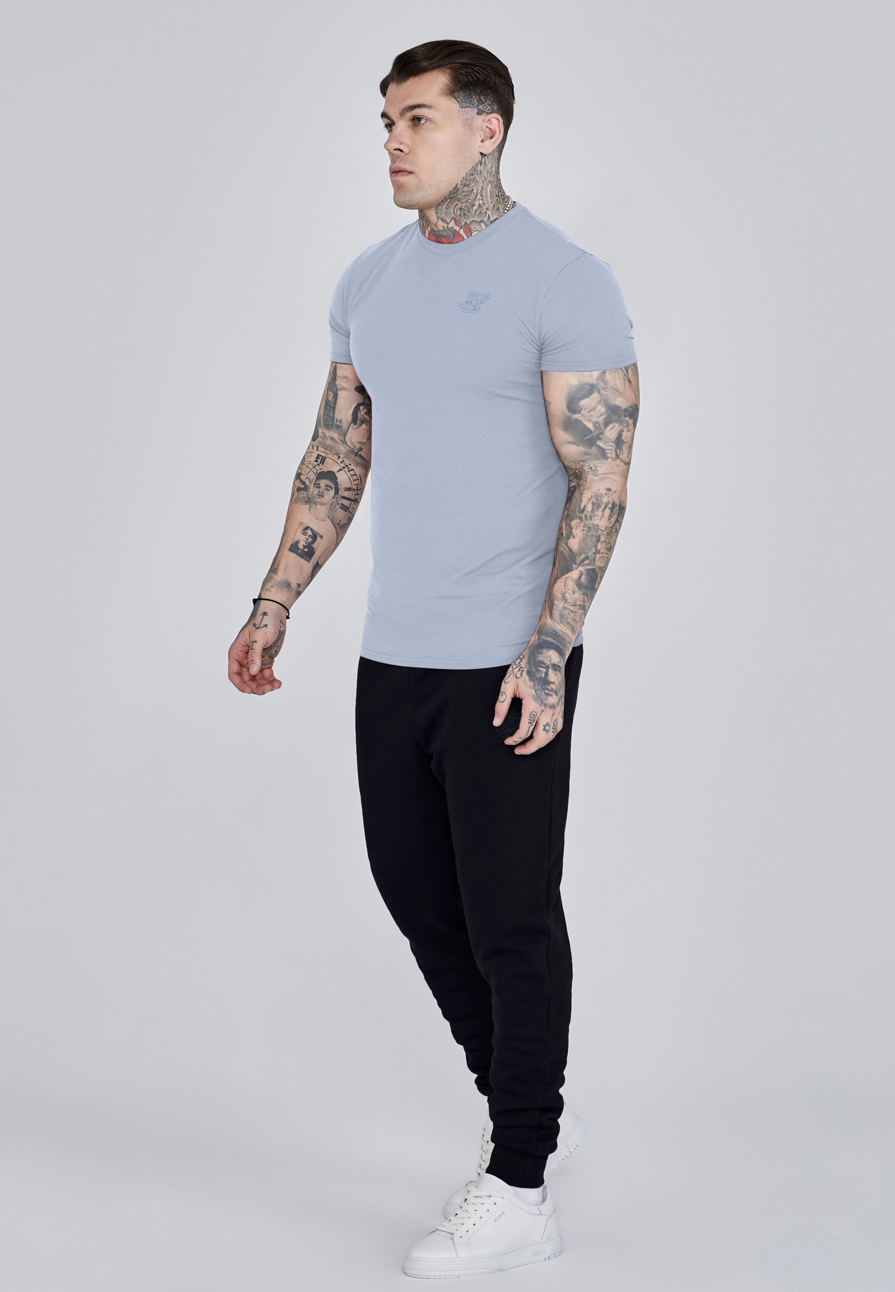 t-shirts / Essentials T-Shirt
