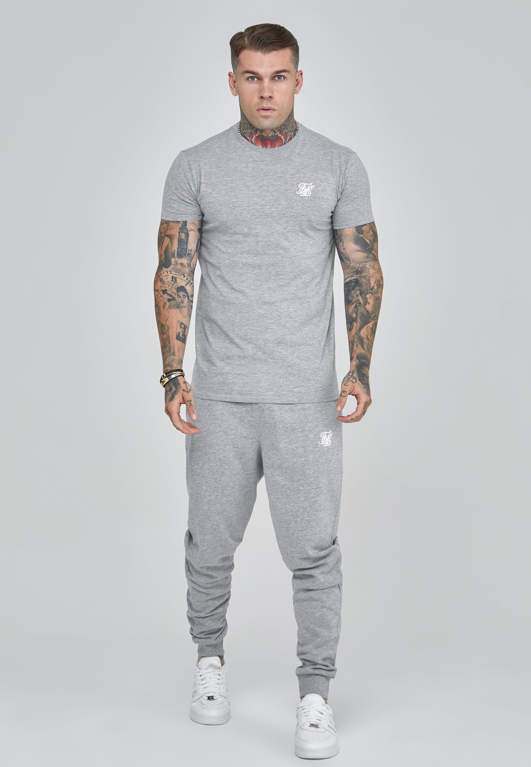 t-shirts / Essentials T-Shirt