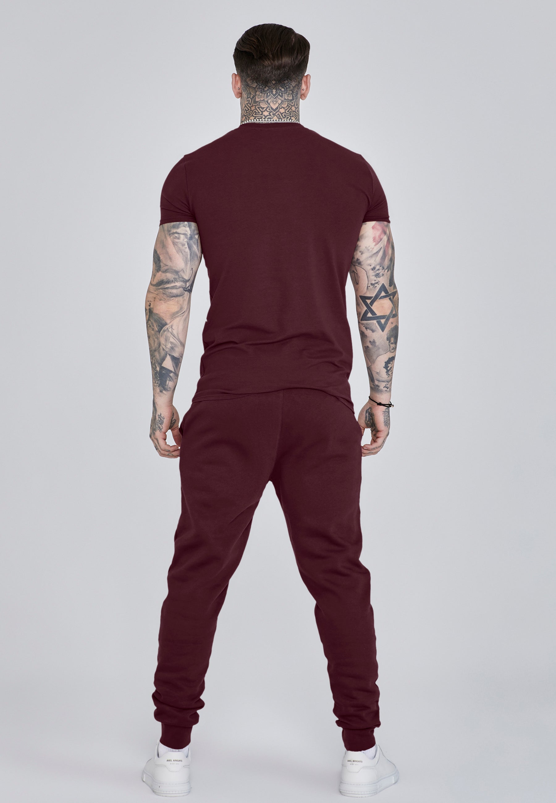 t-shirts / Essentials T-Shirt