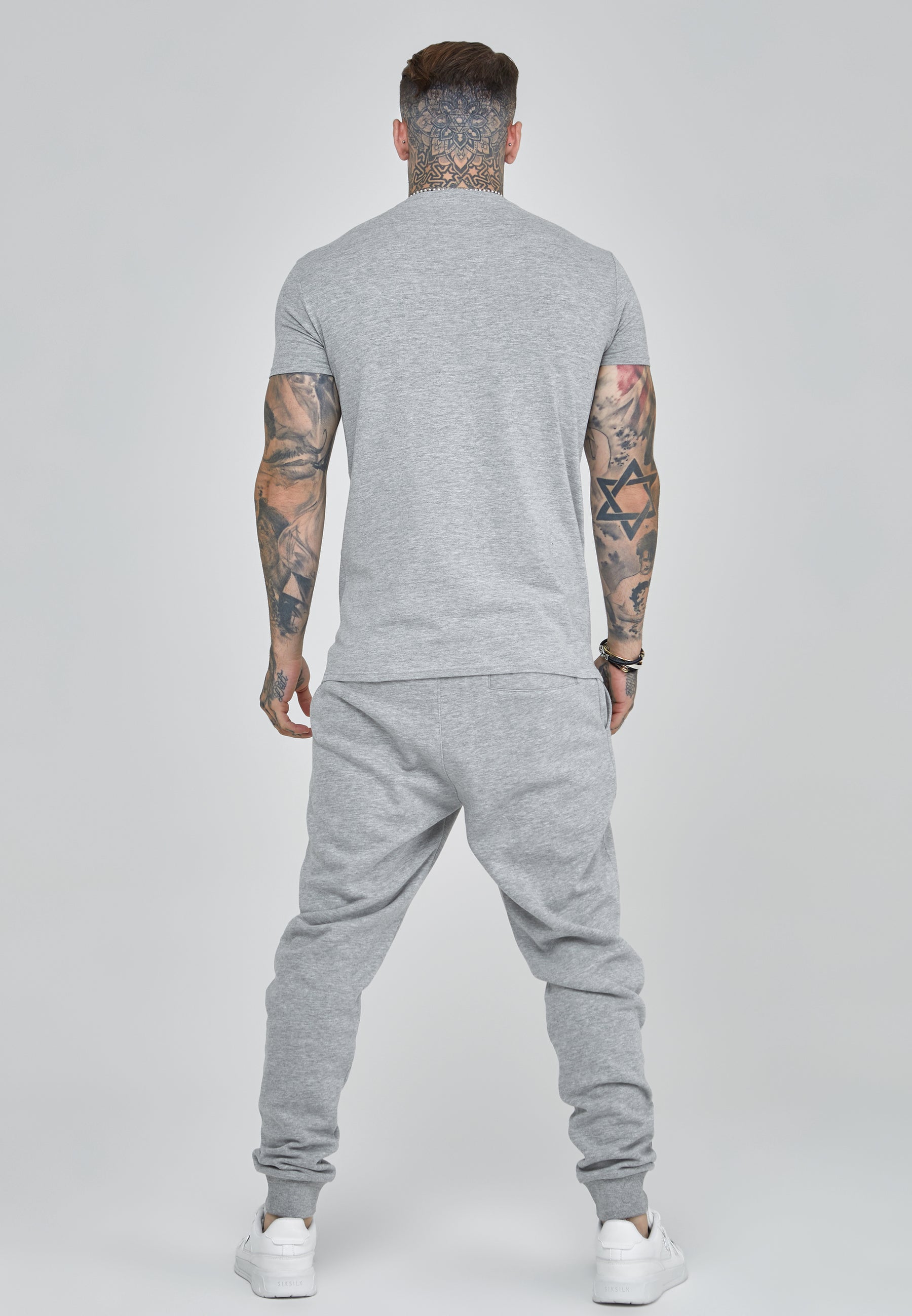 t-shirts / Essentials T-Shirt