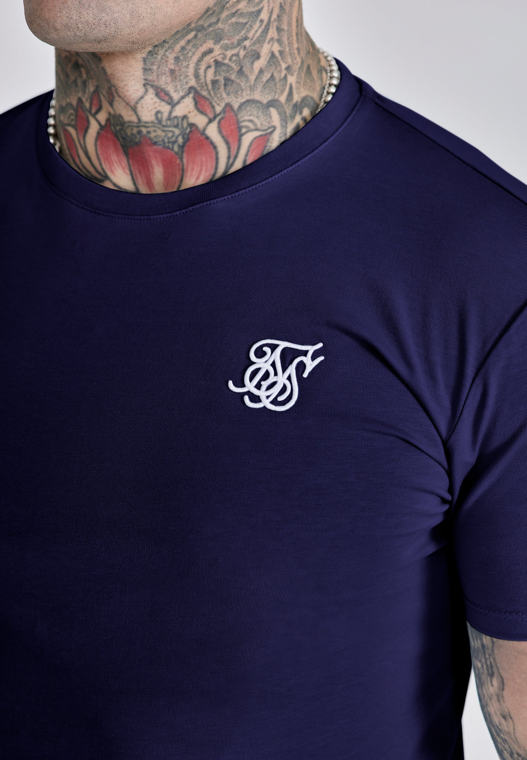 t-shirts / Essentials T-Shirt