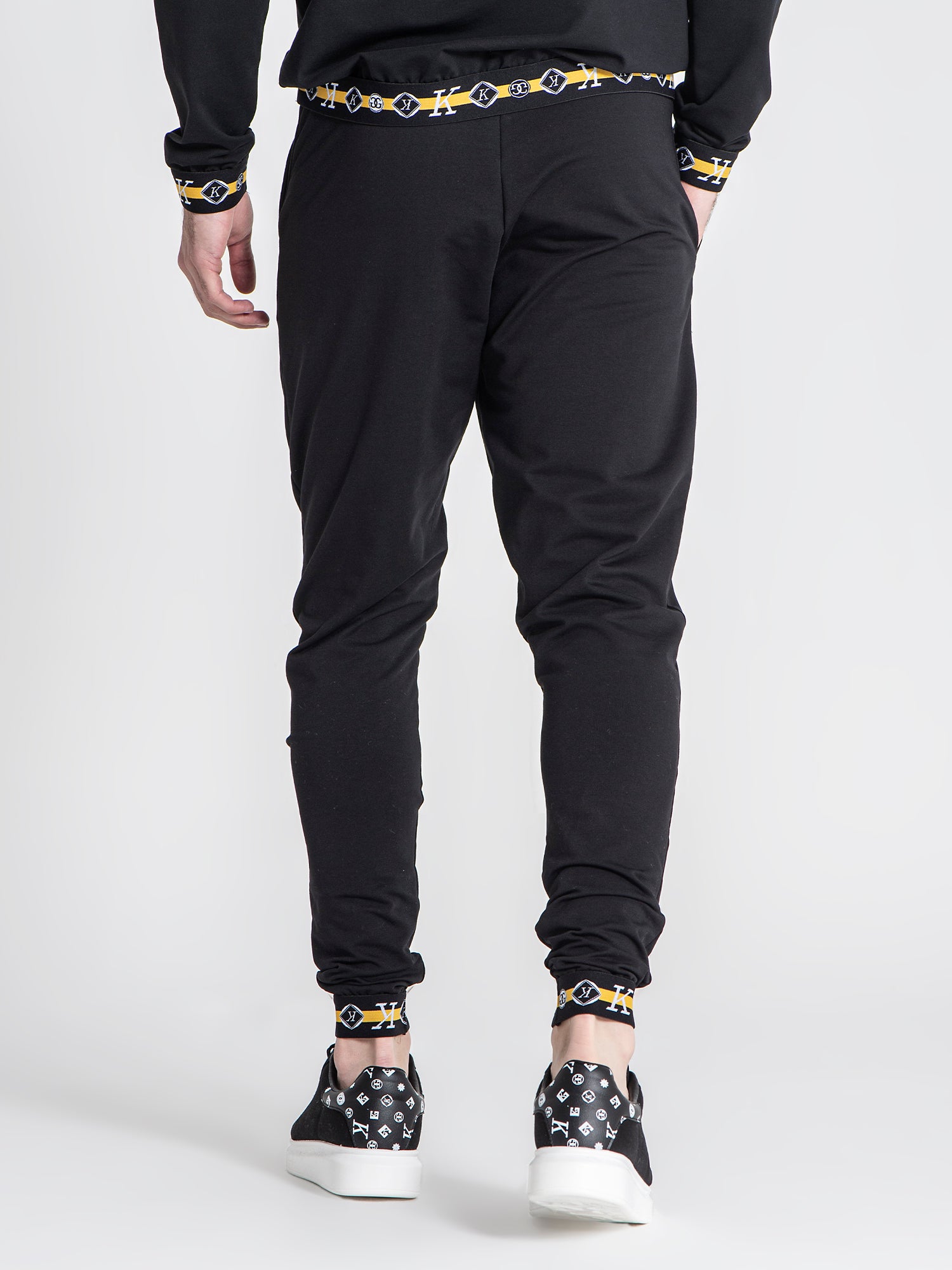 joggers / Black Trail Joggers