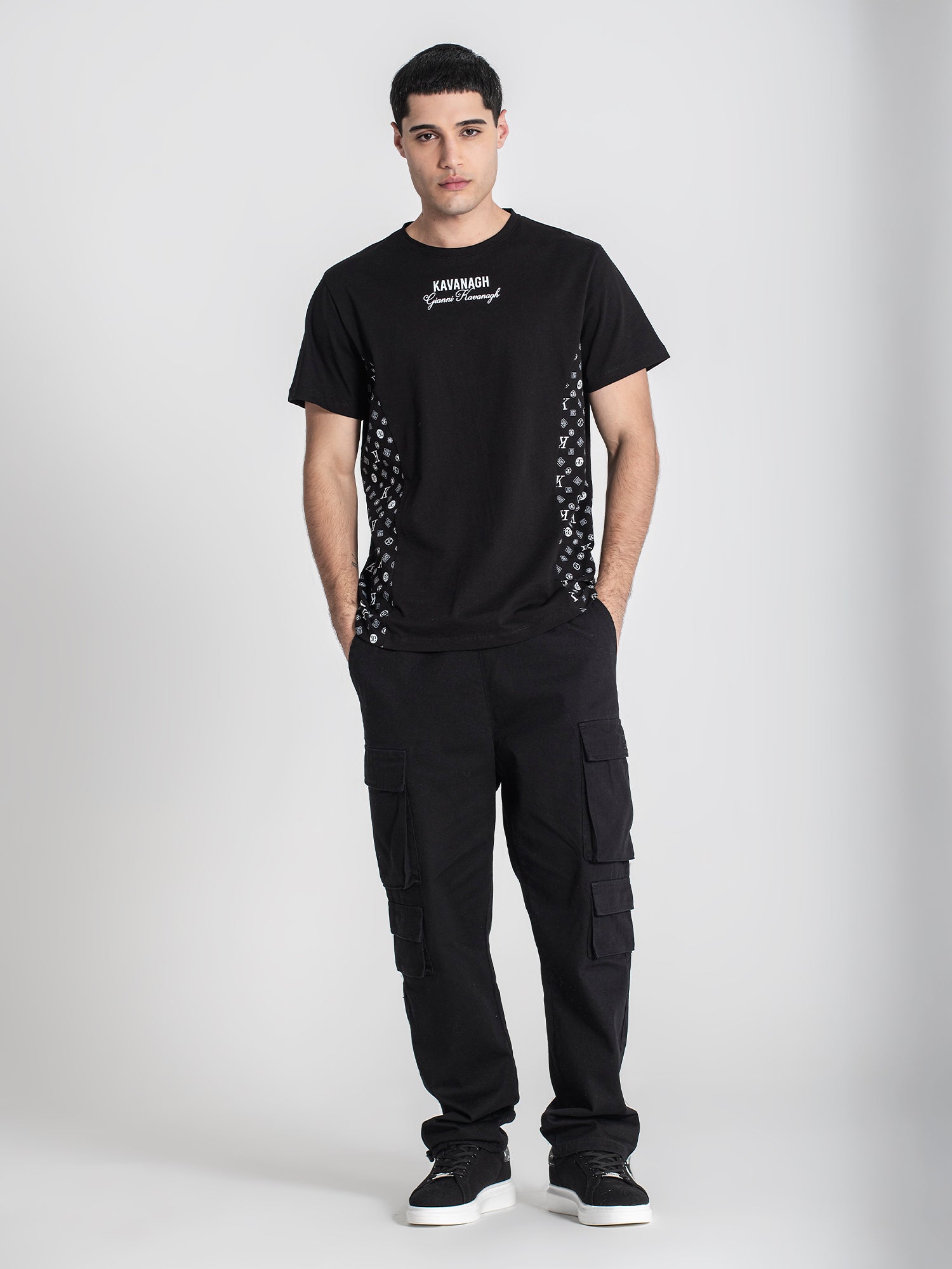 t-shirts / Black Logomania Tee