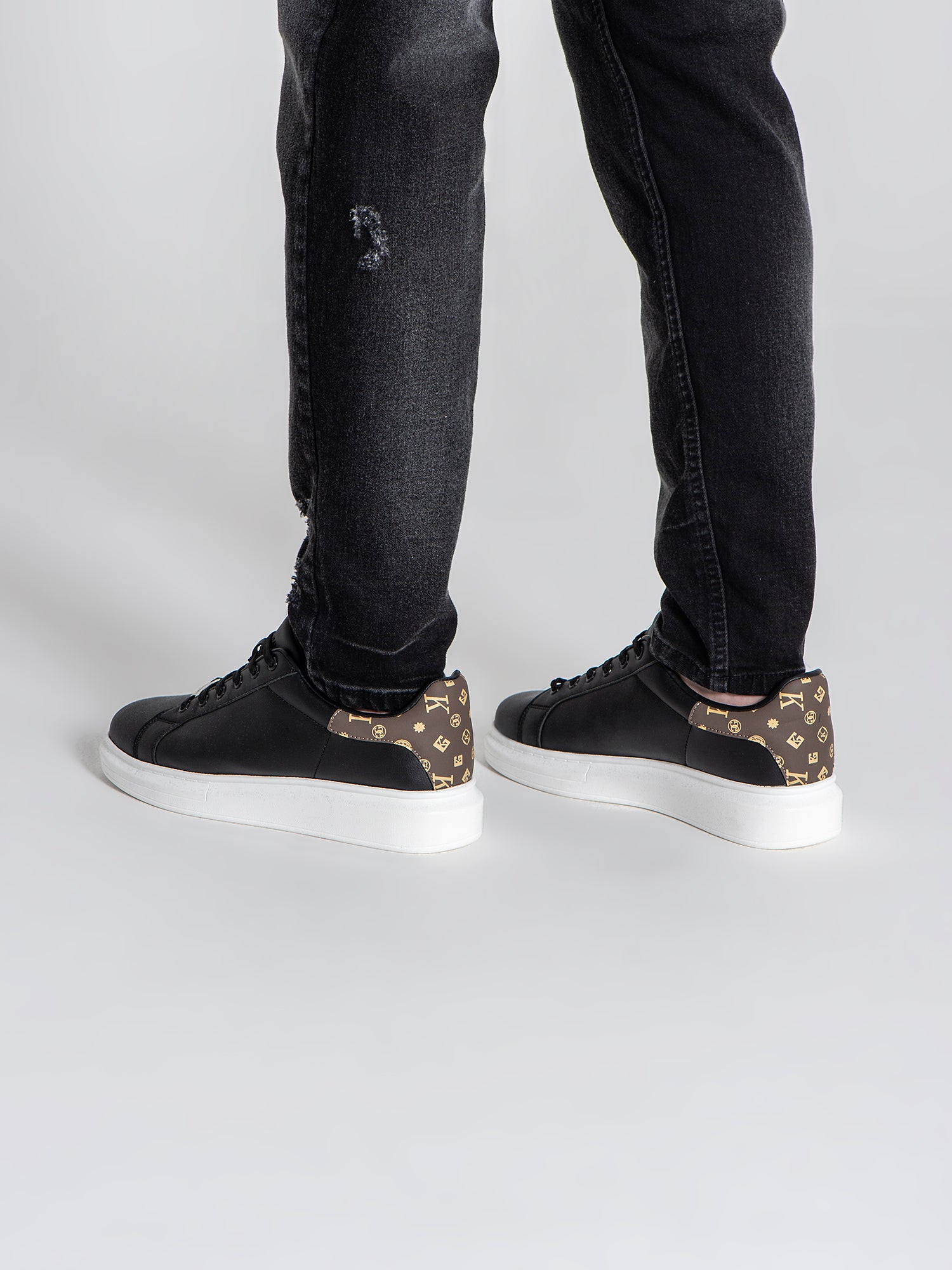 sneakers / Black Logomania Sneakers