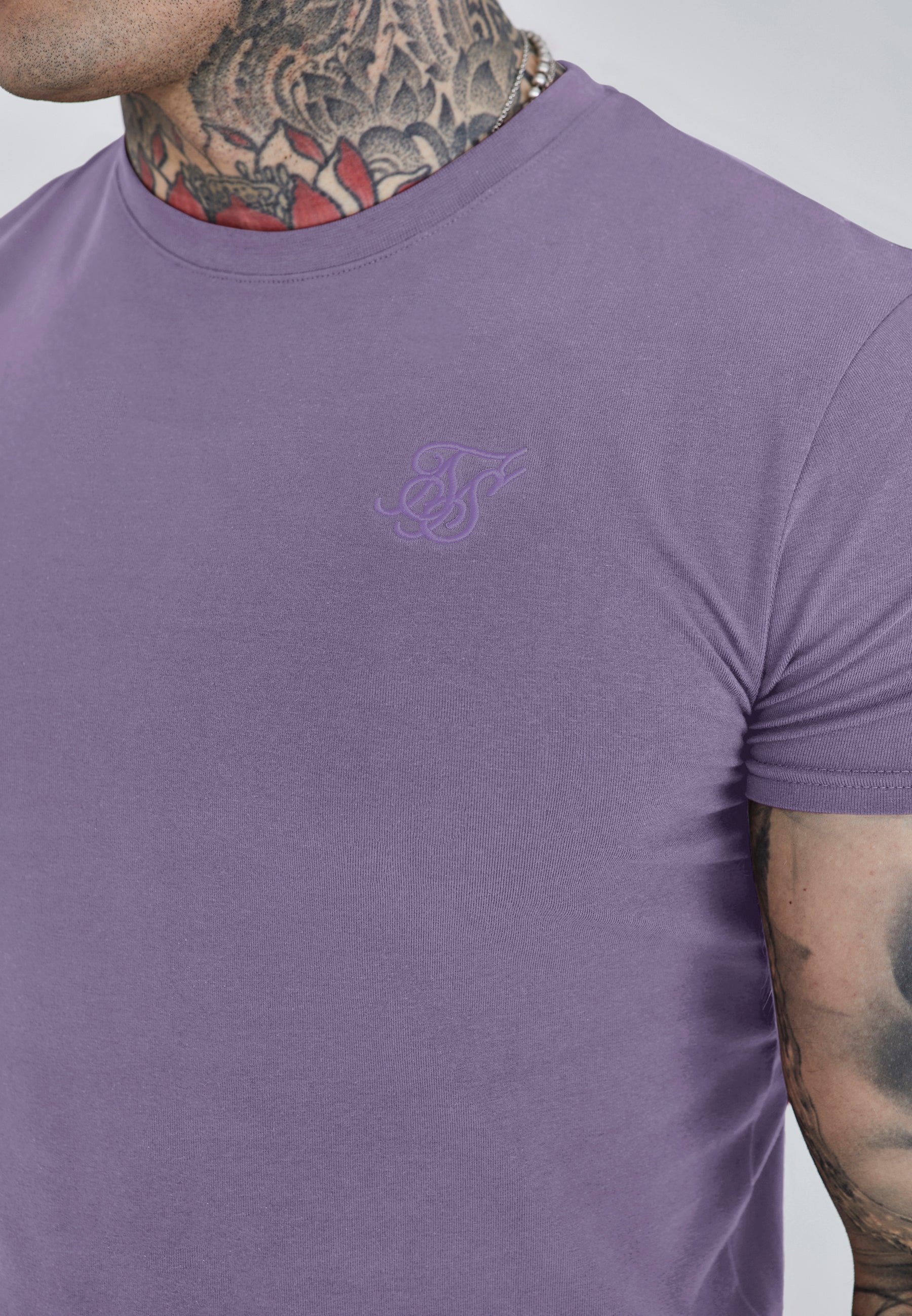 t-shirts / Essentials T-Shirt