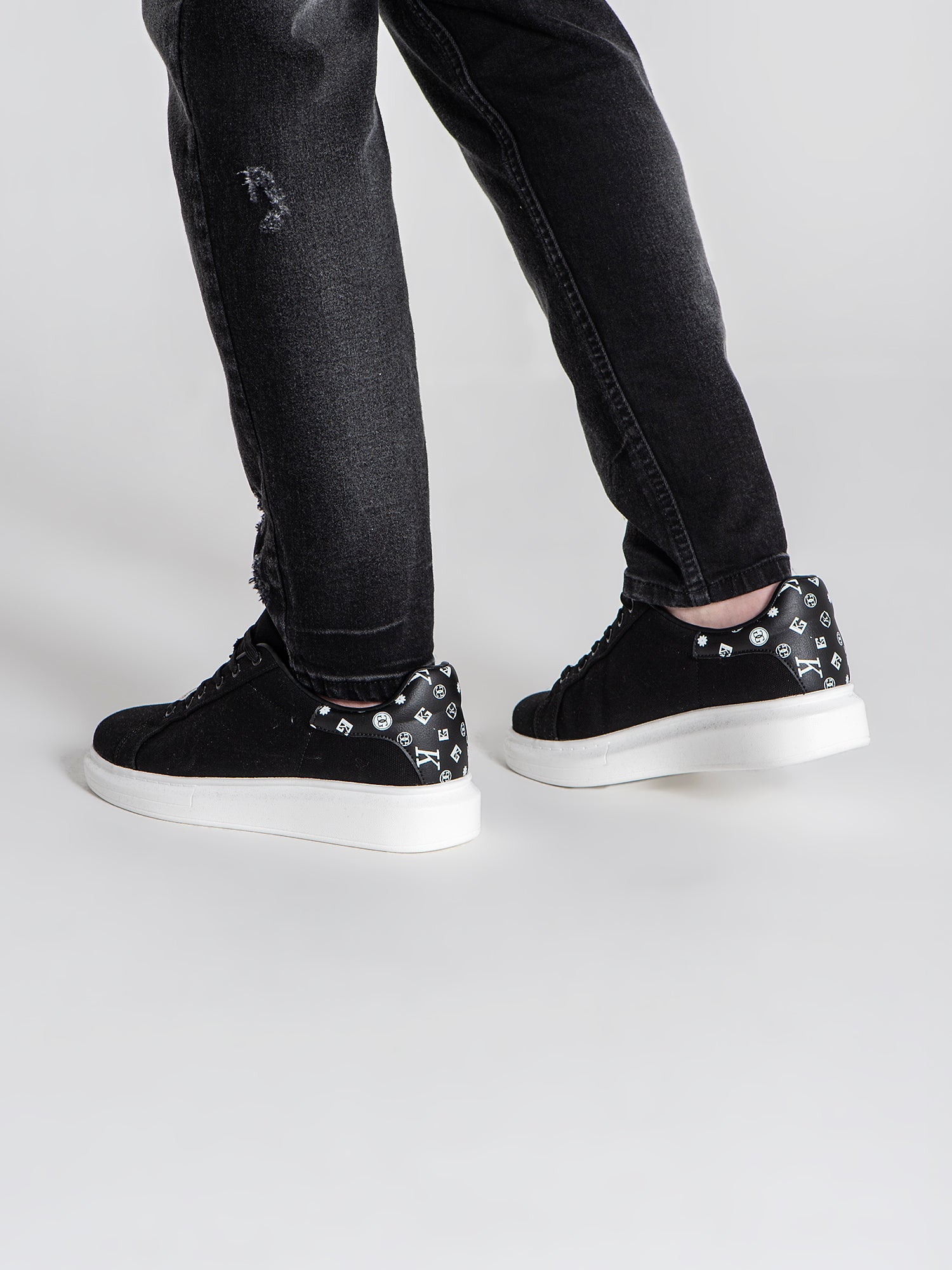 sneakers / Black Logomania Sneakers