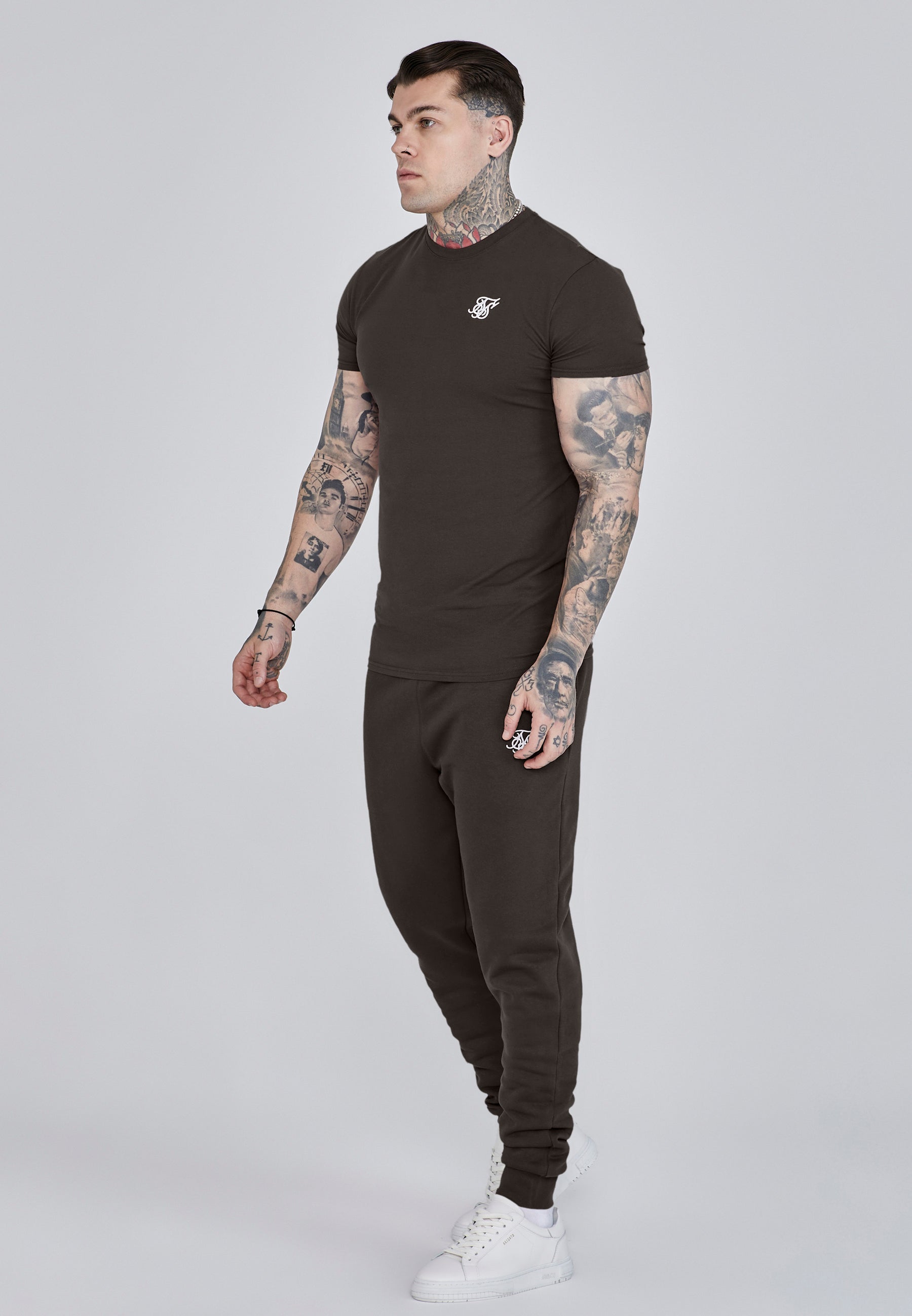 t-shirts / Essentials T-Shirt