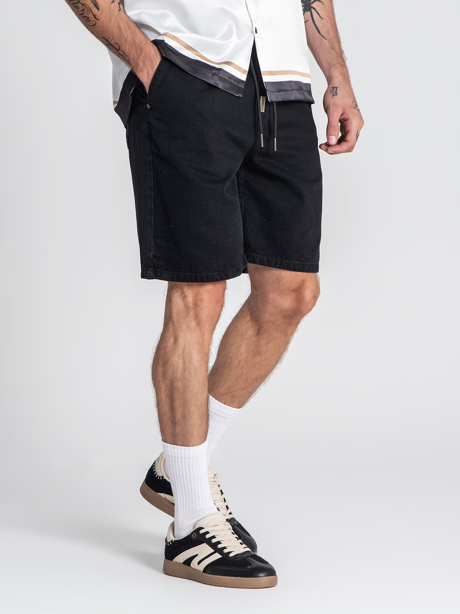 shorts / Black Elastic Waist Shorts