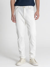 White Essential Jeans